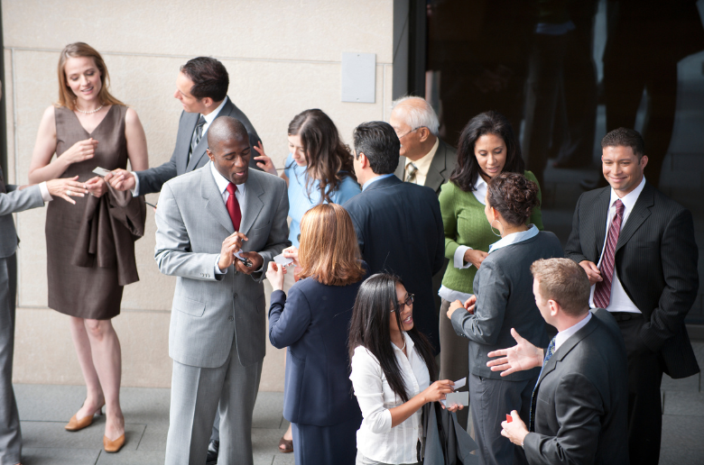 meet-mingle-2025-780x516 gathering of business professionals socializing