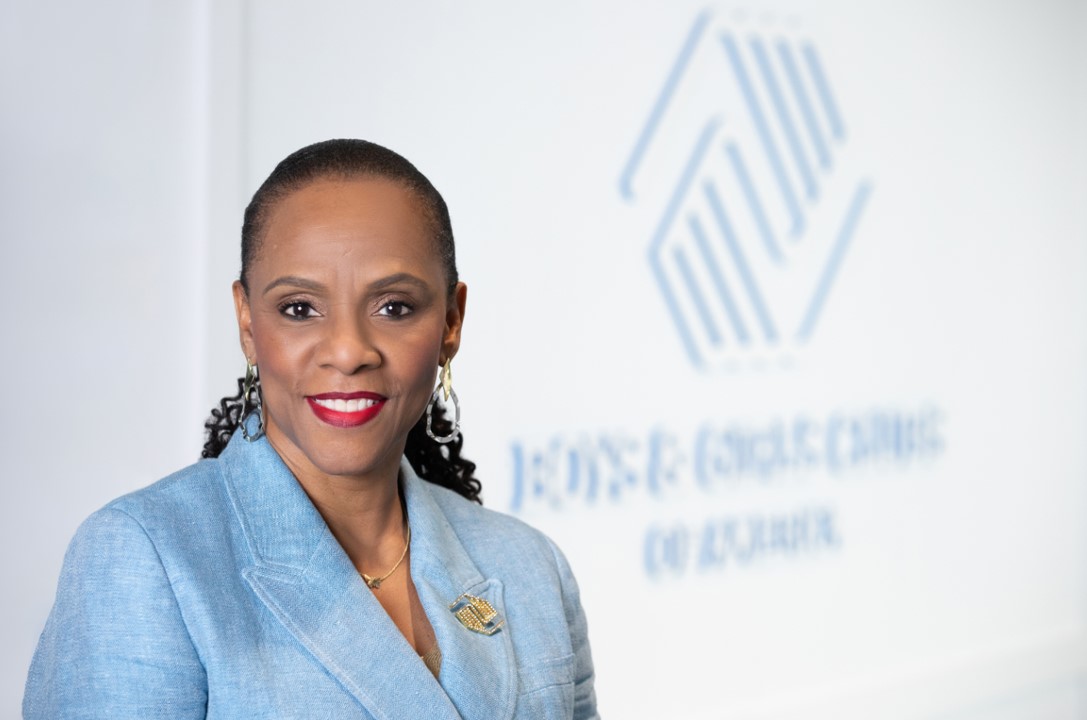 Headshot of Felicia Robinson