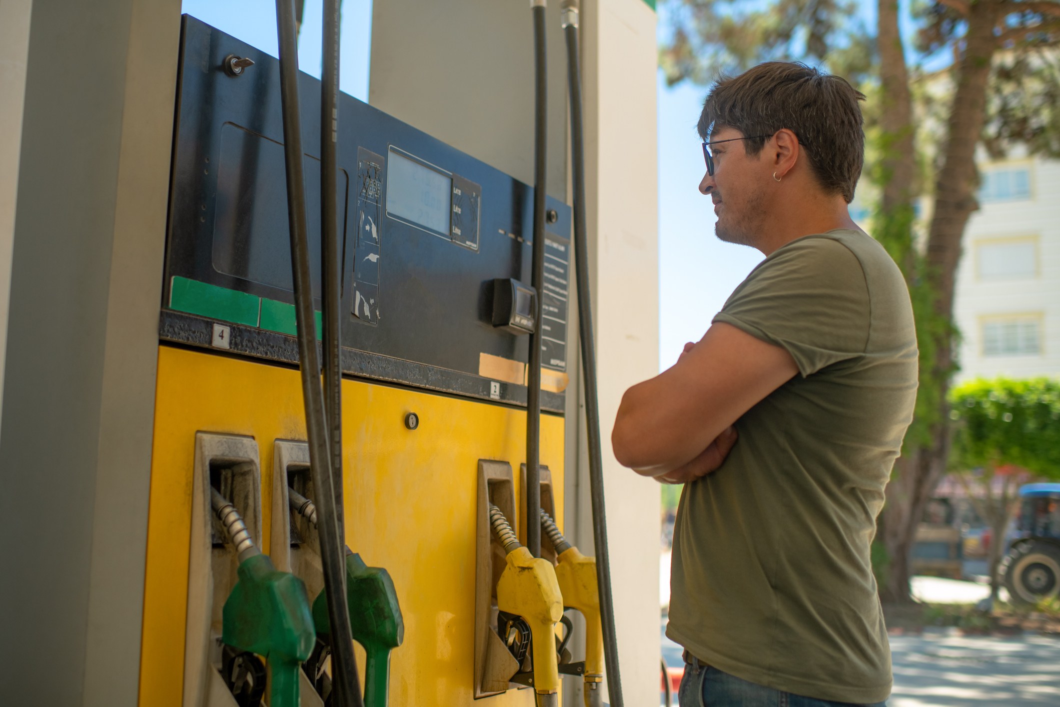 Inflation Eases as Lower Gas Prices Offer Relief for Workers