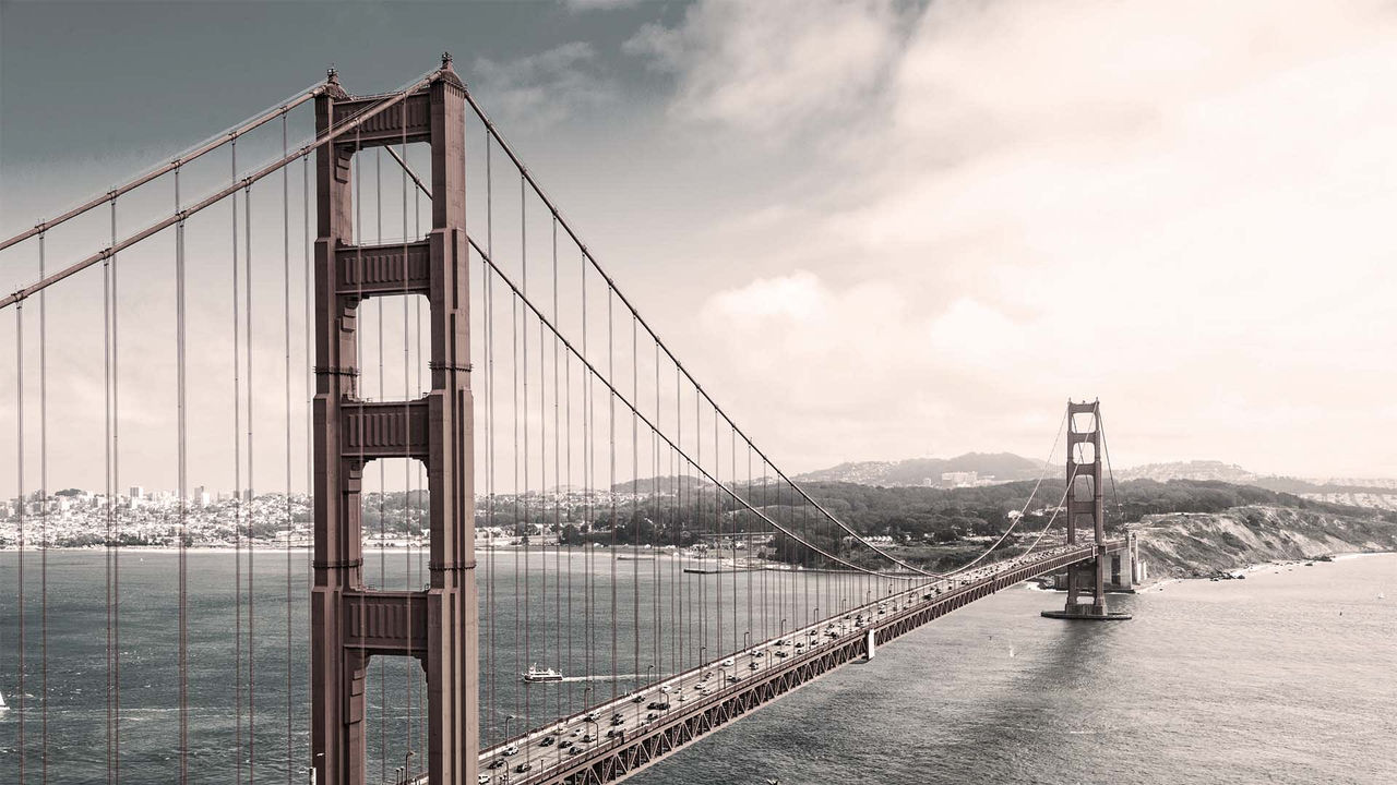 A black and white photo of the golden gate bridge in san francisco.