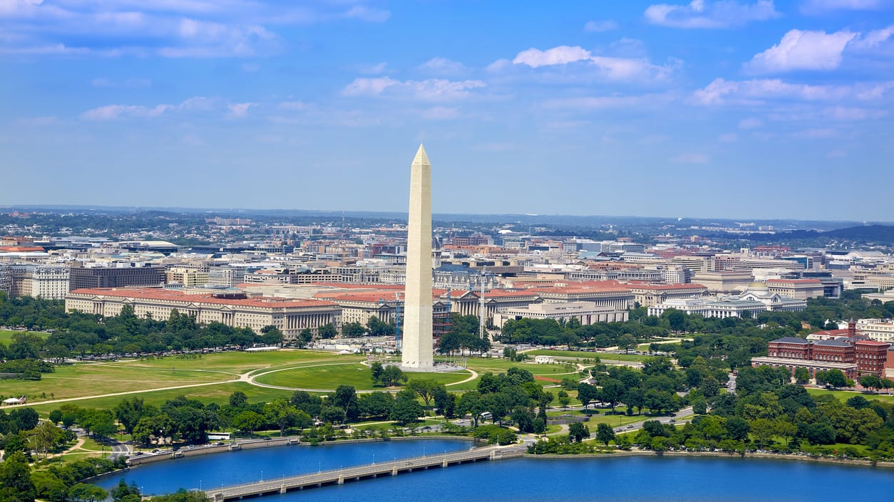 The washington monument in washington, dc.