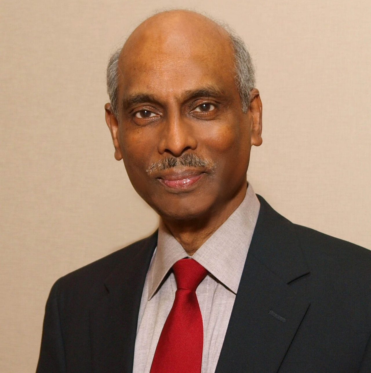 Dan Purushotham headshot