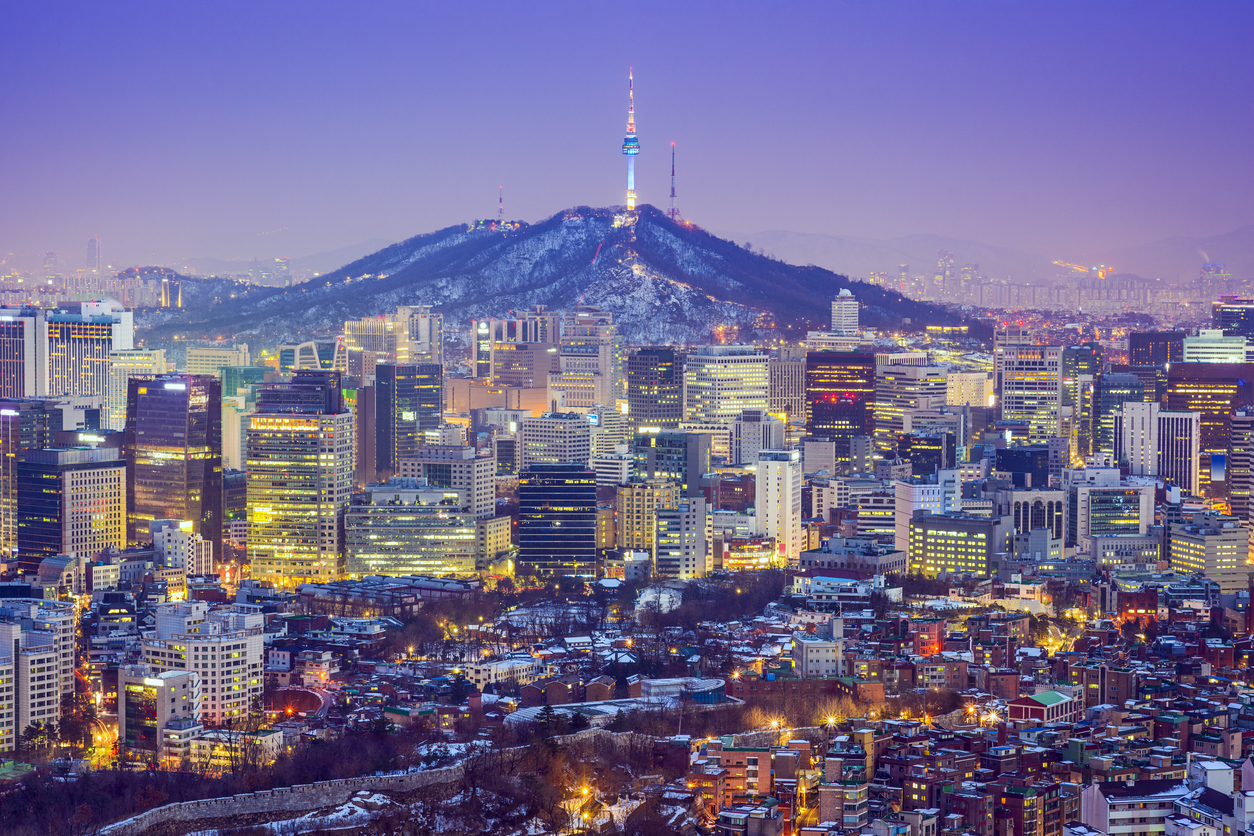 Seoul, South Korea city skyline at twilight.