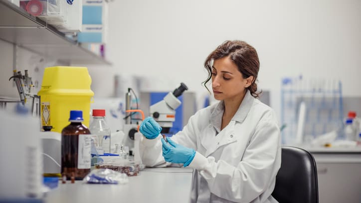 A female scientist working in a laboratory.