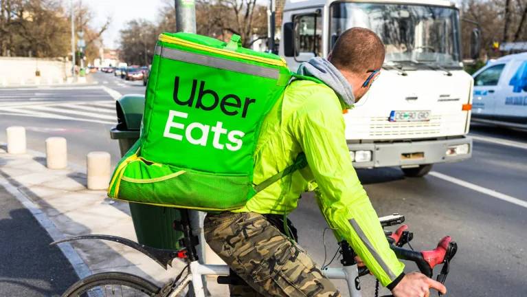 New York City Adopts Minimum Pay for Food Delivery Workers
